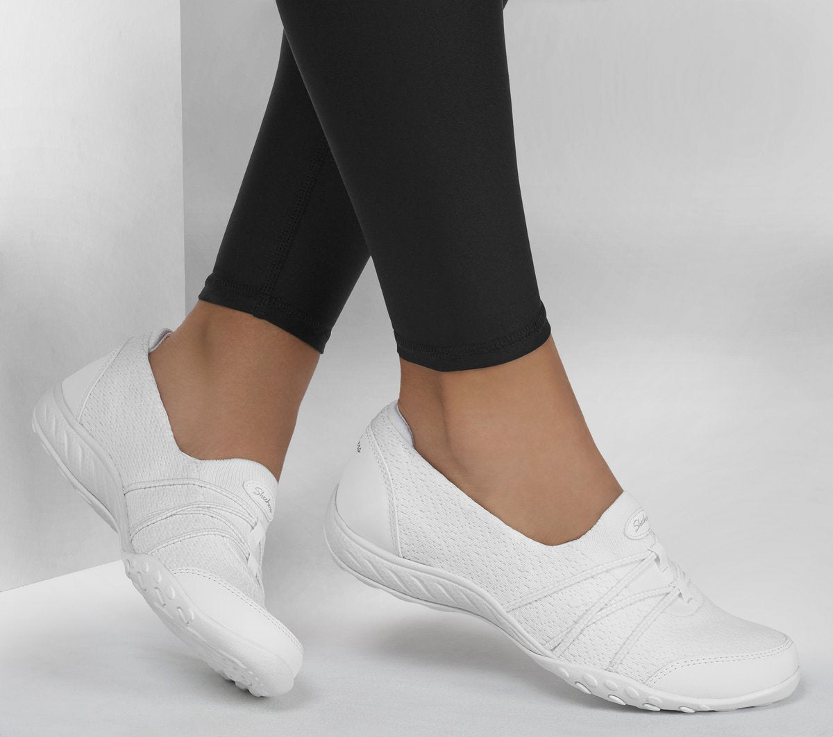 Relaxed Fit: Breathe-Easy - Harbor Hues Shoes | Women Skechers near me