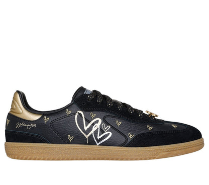 JGoldcrown: Hotshot - Paint The Town Shoes | Women Skechers online shop