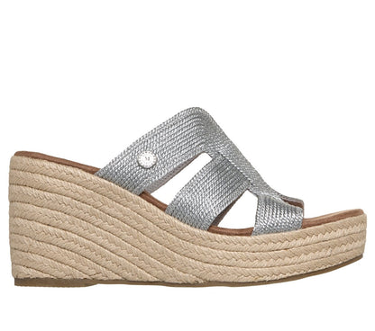 Martha Stewart:Iris - Unstoppable | Skechers near me