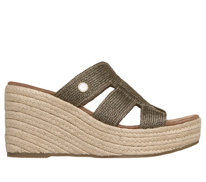 Martha Stewart:Iris - Unstoppable | Skechers near me